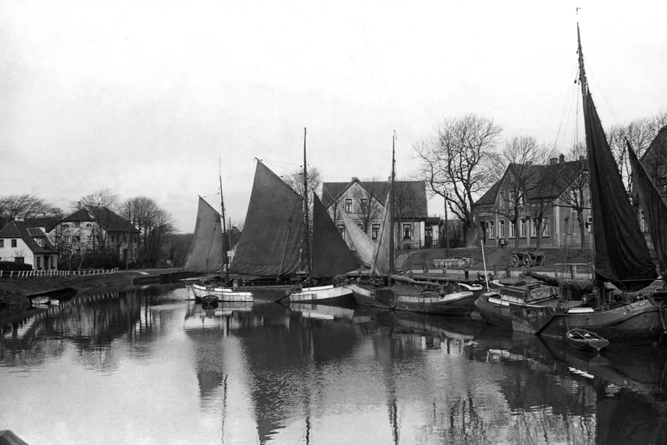 Hauptbild der Veranstaltung Ein Hafen aus dem Nichts – Von der Kunst, im Wattenmeer einen Hafen anzulegen