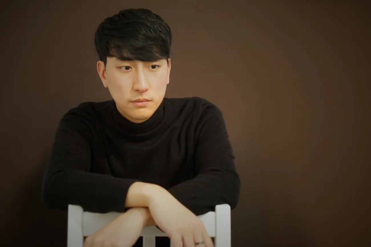 Hauptbild der Veranstaltung "Weltklassik am Klavier - 'Evocations' - Reminiszenz an Schubert und Skrjabin mit Henley Jun