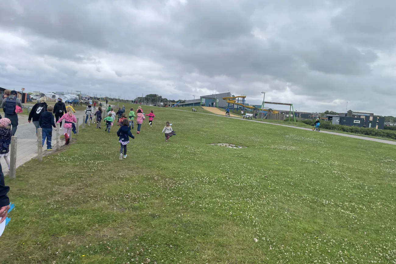 Hauptbild der Veranstaltung Kids aktiv: Piratenoutfit mit Schatzsuche