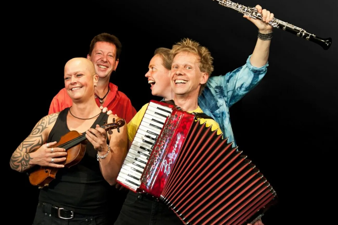 Hauptbild der Veranstaltung Kultur-Gulfhof-Freepsum: Di Chuzpenics – Klesmer und jiddische Lieder