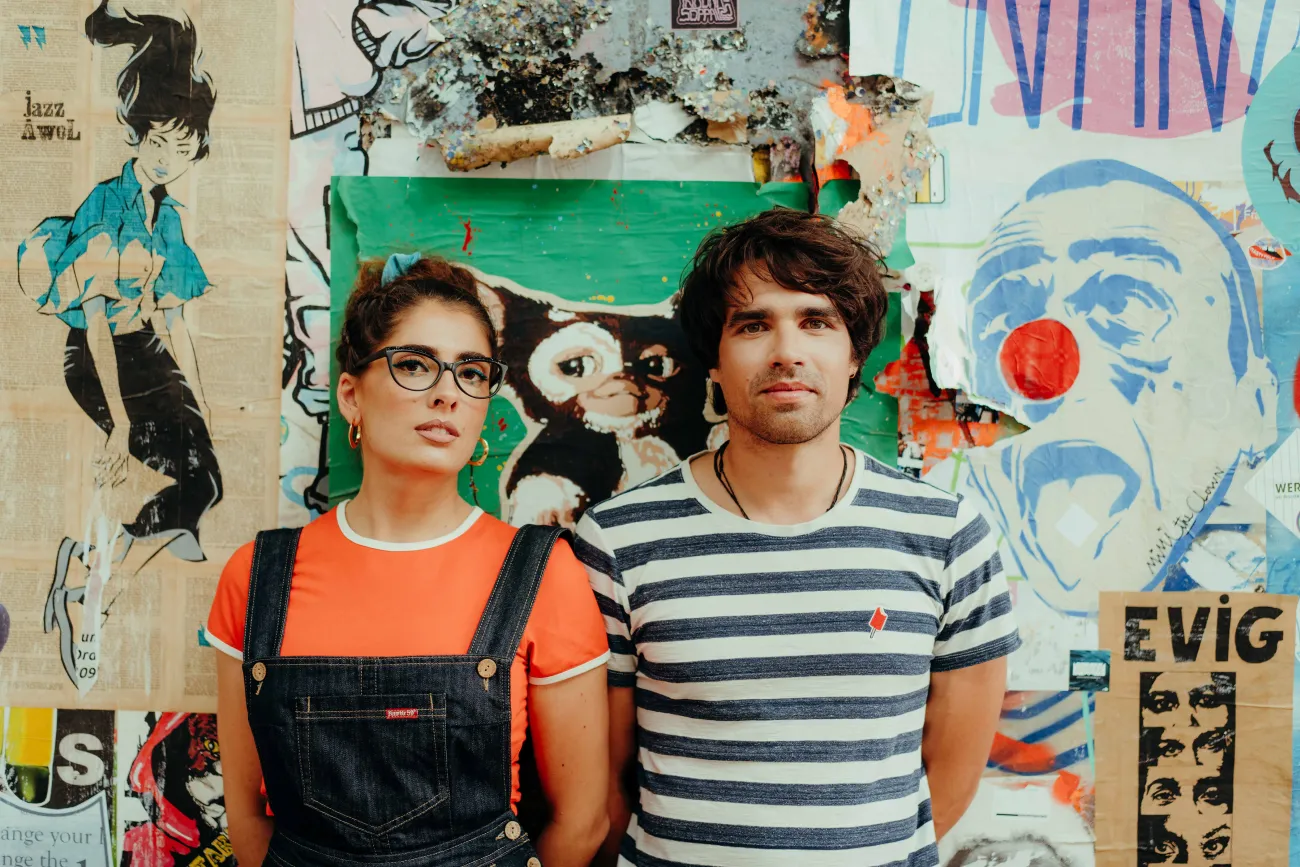 Hauptbild der Veranstaltung Konzert mit dem großartigen Duo LINA BÓ_Die zeitgeistigen Neo-Blumenkinder mit starker Stimme _nicht online buchbar