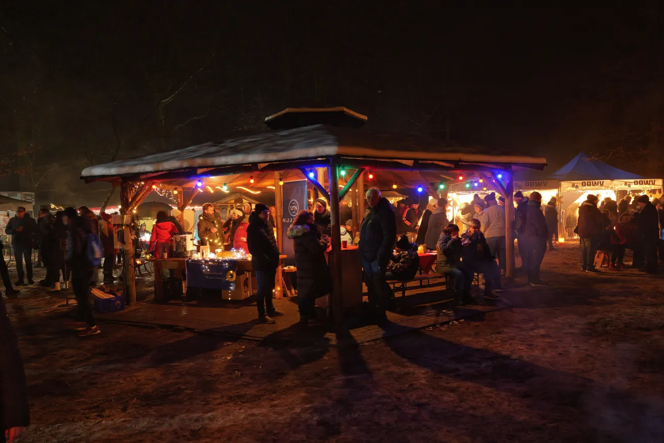 Hauptbild der Veranstaltung Weihnachtsmarkt im Wittmunder Wald