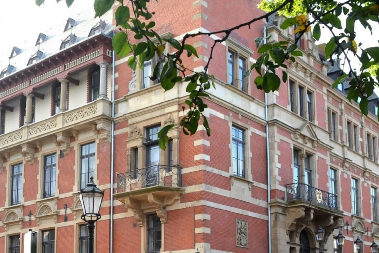 Hauptbild der Veranstaltung Heel wat besünners - Raadhuus up Platt 