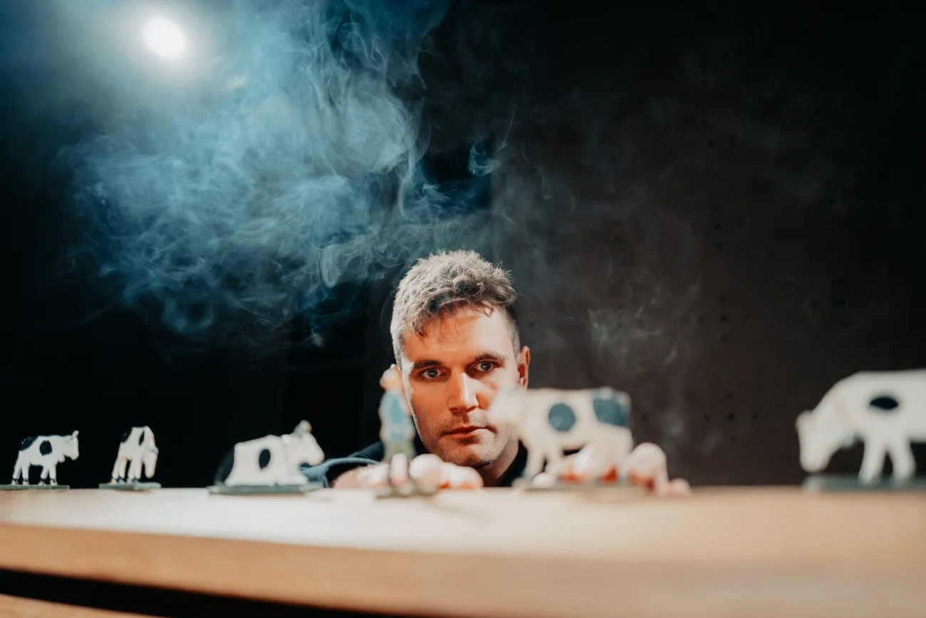 Hauptbild der Veranstaltung Der Teetrinker