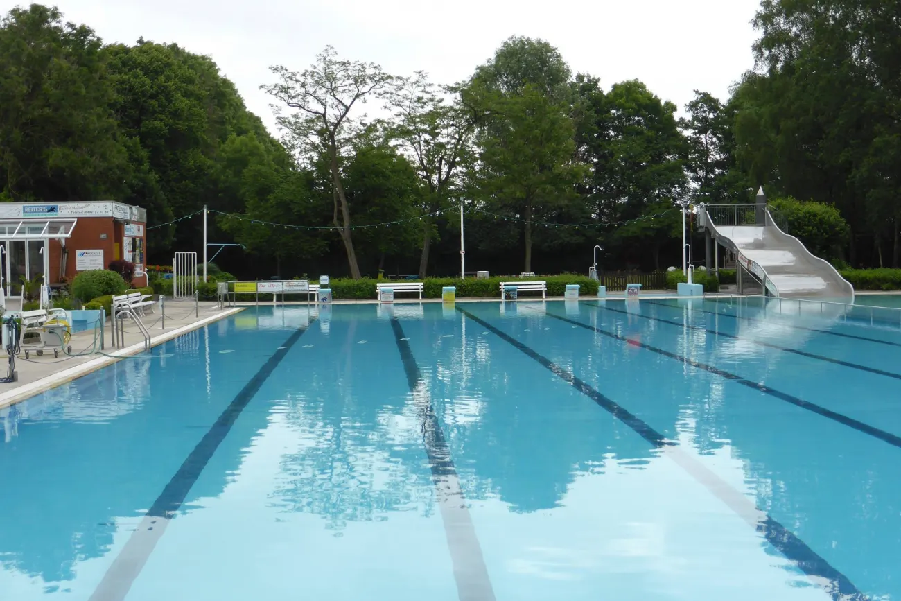 Hauptbild der Veranstaltung Mitternachtsschwimmen im van-Ameren-Bad