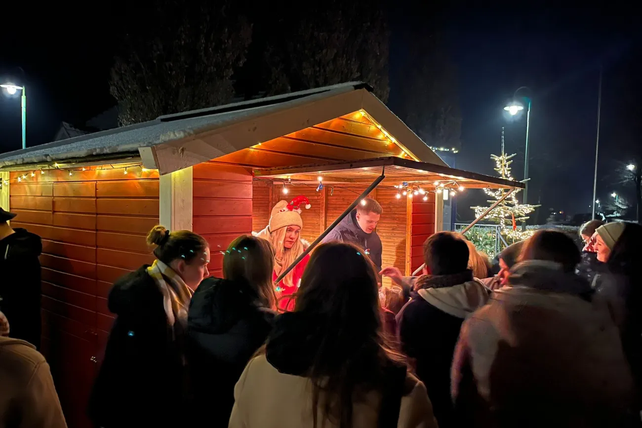 Hauptbild der Veranstaltung Weihnachtsmarkt mit Verknobelung in Backemoor