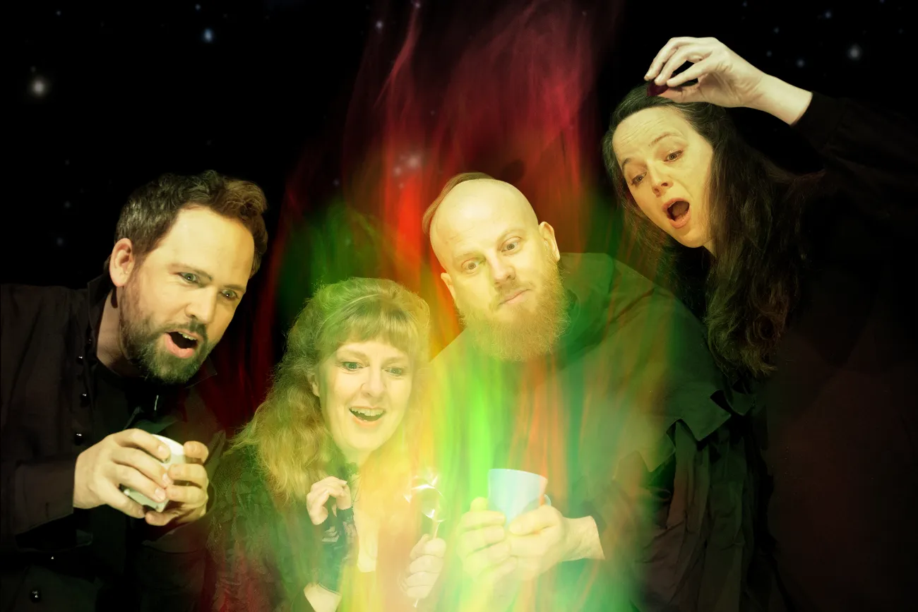 Live-Hörspiel mit Live-Musik, Soundeffekten und Bildprojektion