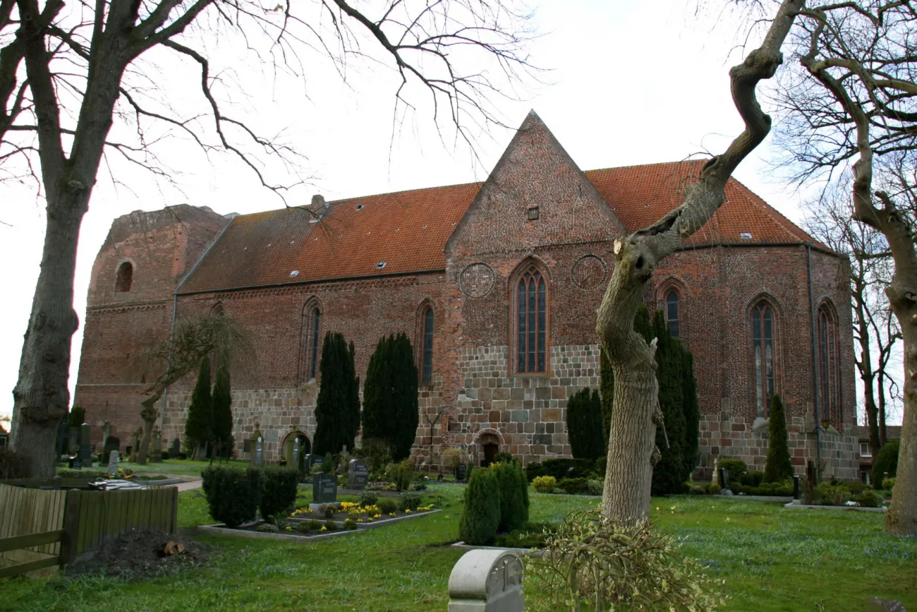 Ev.-luth. St. Mauritius Kirche Reepsholt-Friedeburg