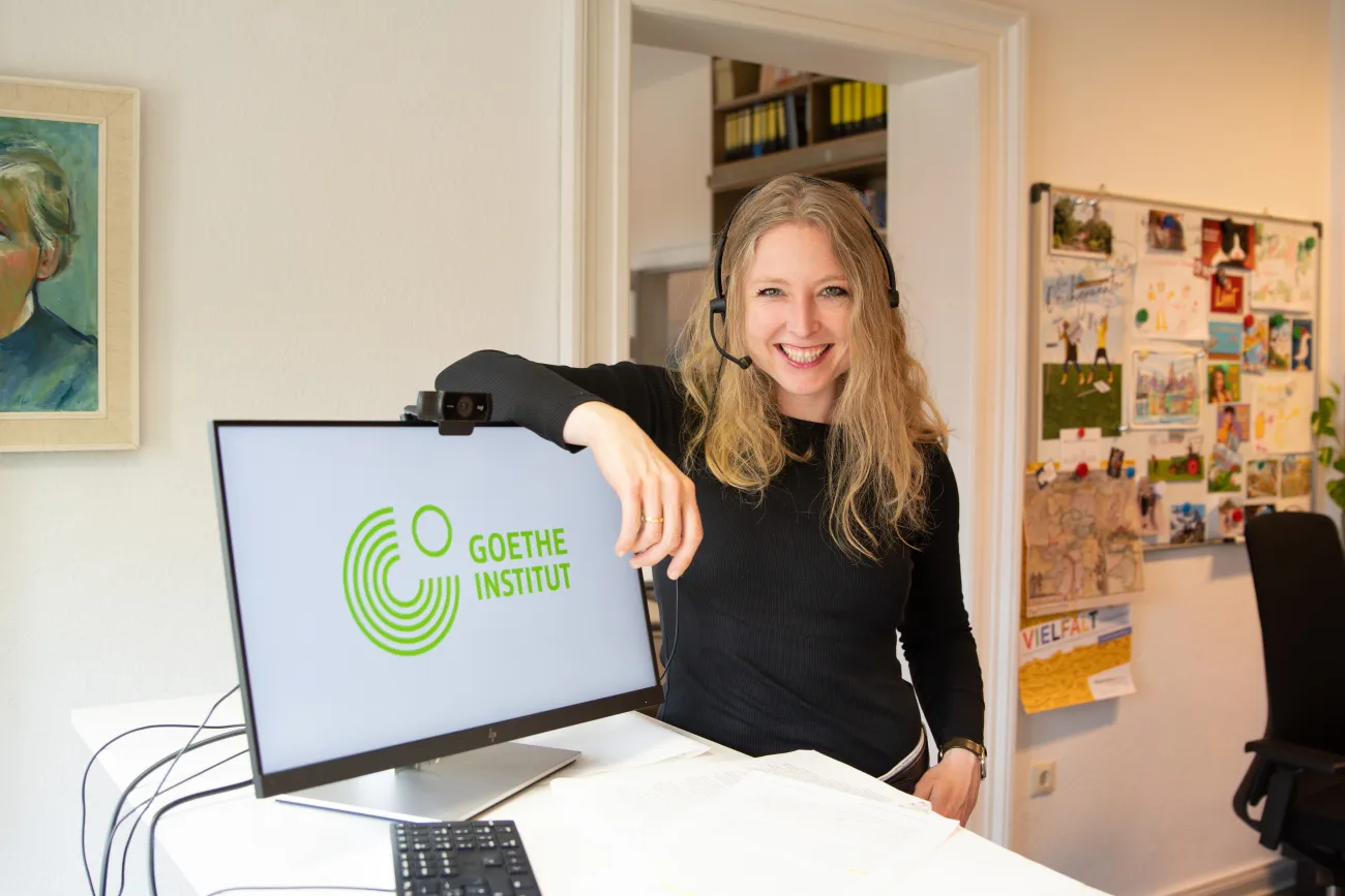 Grietje Kammler hält beim Goethe-Institut einen Vortrag zu früher Mehrsprachigkeit