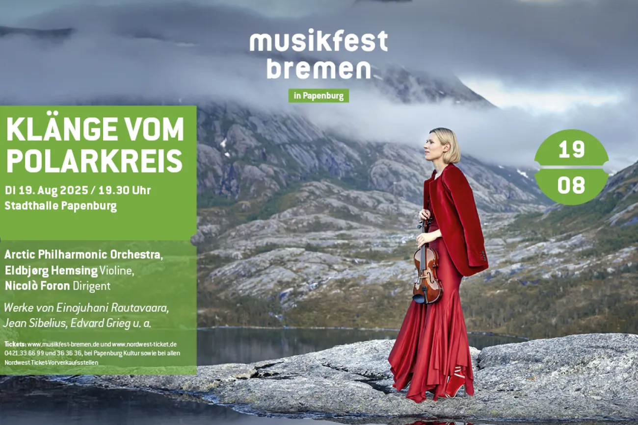 Die Solisten läuft mit Ihrer Violine vor einer Eisberglandschaft