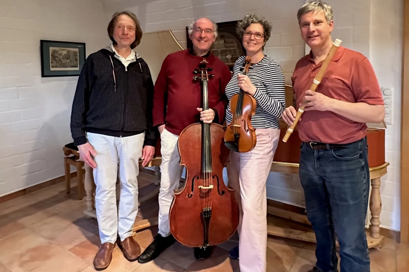 Vier von sieben Musikern: Reinhard Böhlen, Christoph Otto Beyer, Galina Roreck und Ralf Tischer