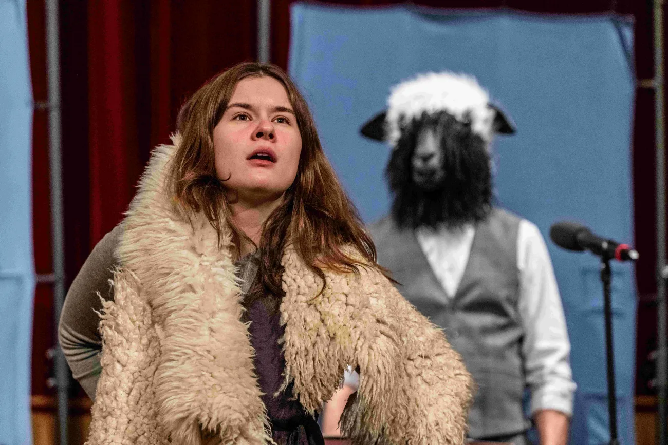 Zusehen sind Schauspieler des Ensembles King's Men