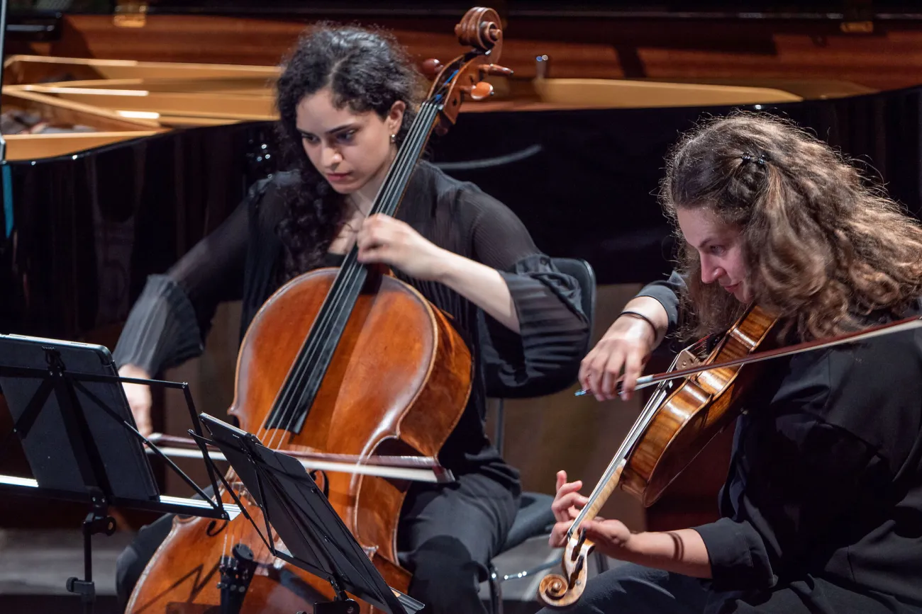 Spielten Schumann: Cellistin Danielle Akta und Bratscherin Katia Abdel Kader