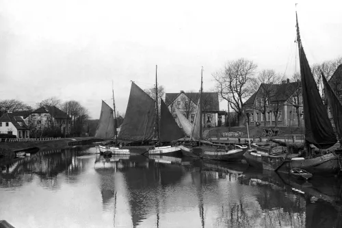 Hauptbild der Veranstaltung Ein Hafen aus dem Nichts – Von der Kunst, im Wattenmeer einen Hafen anzulegen