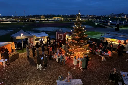 Hauptbild der Veranstaltung Adventsmarkt im Strandportal Bensersiel