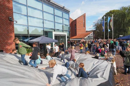 Hauptbild der Veranstaltung Malschulfest und Tag der offenen Tür in der Kunsthalle