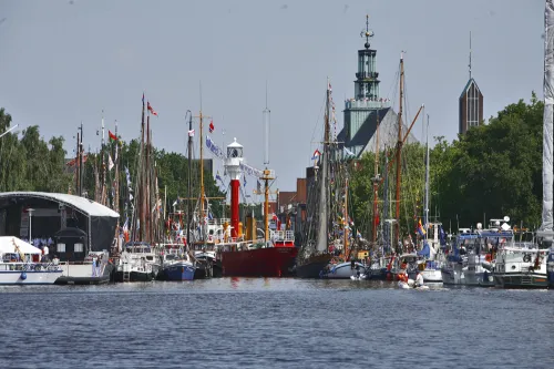 Blick auf den Delft während des Delftfests
