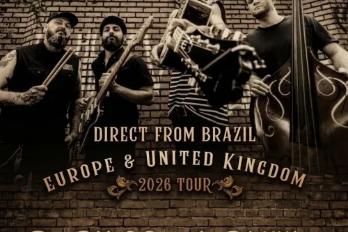Konzertplakat von Farol Negro mit vier Musikern vor einer Backsteinwand.