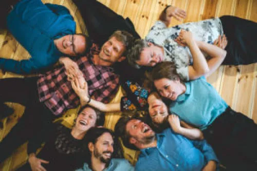 Hauptbild der Veranstaltung Improtheater "12 Meter Hase" zum Thema "In fremden Betten" - Kartenreservierung online/Kartenvorverkauf im Kinderspielhaus