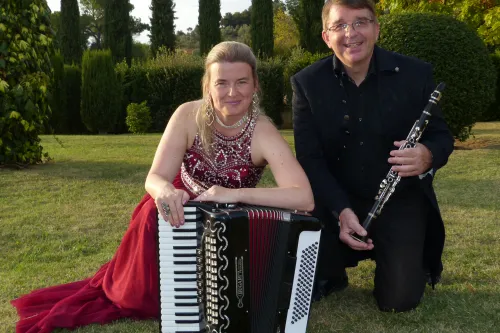 Hauptbild der Veranstaltung „25 Jahre Duo Sing Your Soul“ - Sommerliche Musik mit Klarinetten und Konzertakkordeon in der Andreaskirche Plaggenburg – „Dreams, Love, Tango“ am Sonntag 27. Juli 2025 – Melodien für die Seele zum Träumen