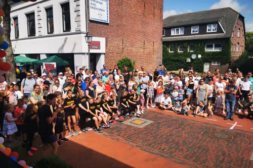 Hauptbild der Veranstaltung Happy Day - Das große Kinderfest in der Wittmunder Innenstadt