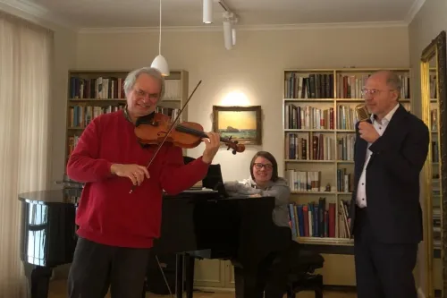 Hauptbild der Veranstaltung DU LIEBE ZEIT - Führung mit Musik