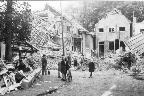 Esens nach Bombenangriff im 2. Weltkrieg