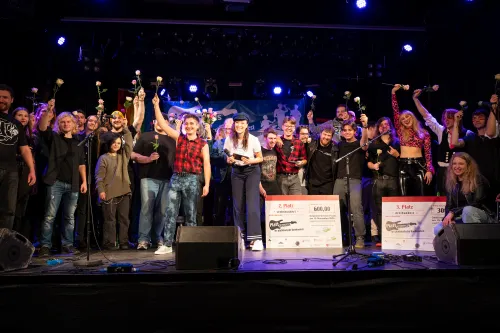 Gruppenbild mit allen Bands vom Plattsounds-Finale 2025