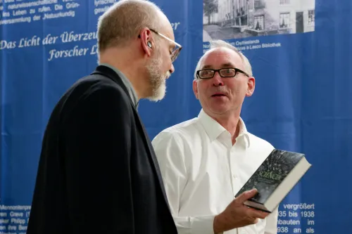 55      Referent Dr. Michael Weichenhan und der Vorsitzende der Naturforschenden Gesellschaft, Stephan-Gerhard Koziolek