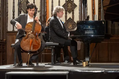 Gestalteten den ersten Kammermusikabend der diesjährigen „Gezeiten“: Danjulo Ishizaka und Markus Schirmer