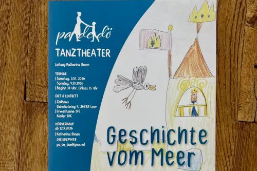 Kinderzeichnung eines Schlosses mit einer Prinzessin und einer Möwe