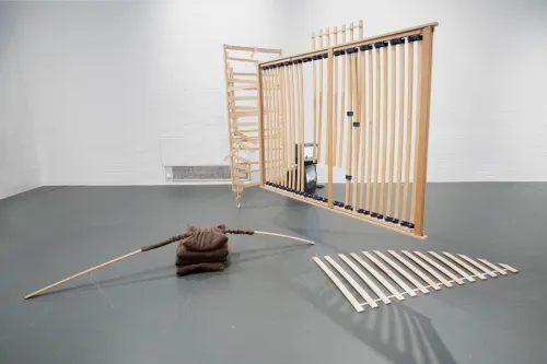Hee Seo, Unbedeutende Ereignisse hinterlassen oft einen tiefen Eindruck, 2021/2025. Foto: Hee Seo, Kunsthalle Wilhelmshaven, 2025