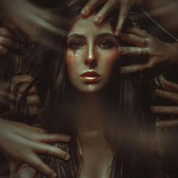 Hauptbild der Veranstaltung Foto- und Kunstausstellung I AM HER VOICE 