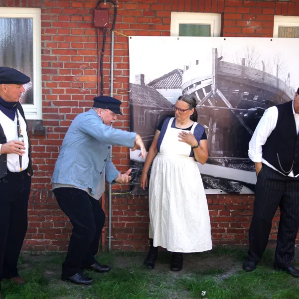 Hauptbild der Veranstaltung Zurück in die Vergangenheit: Fehnpadd-Theatersparziergang durch die Fehngeschichte