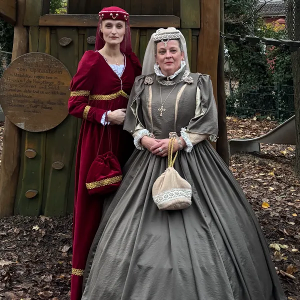 Hauptbild der Veranstaltung Dörfer erzählen Geschichten: Mütter &amp; Töchter - Almuth &amp; Theda