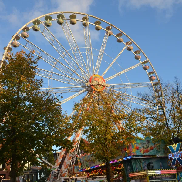 Das Bild zeigt das Riesenrad vom Gallimarkt