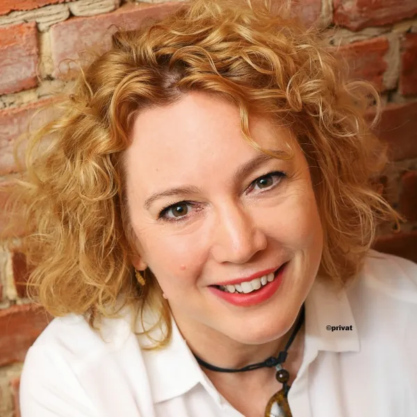 Hauptbild der Veranstaltung Kult(ur)-Donnerstag: Autorenlesung mit Maike Salhofen "Bruder Enno und das Herz des Störtebeker"