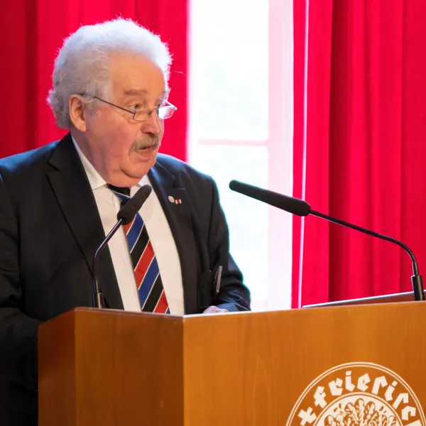 Gab die Aberkennung der Ehrung für den Arzt Arend Lang bekannt: Landschaftspräsident Rico Mecklenburg
