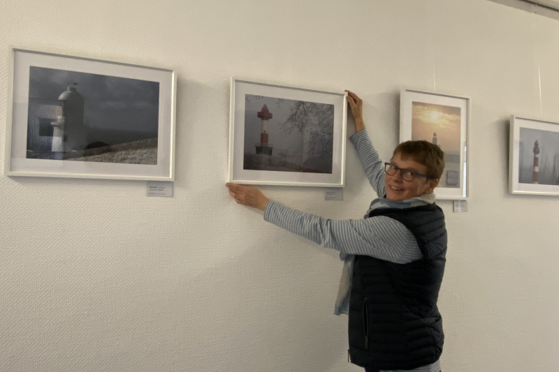 Fotografin hängt Foto