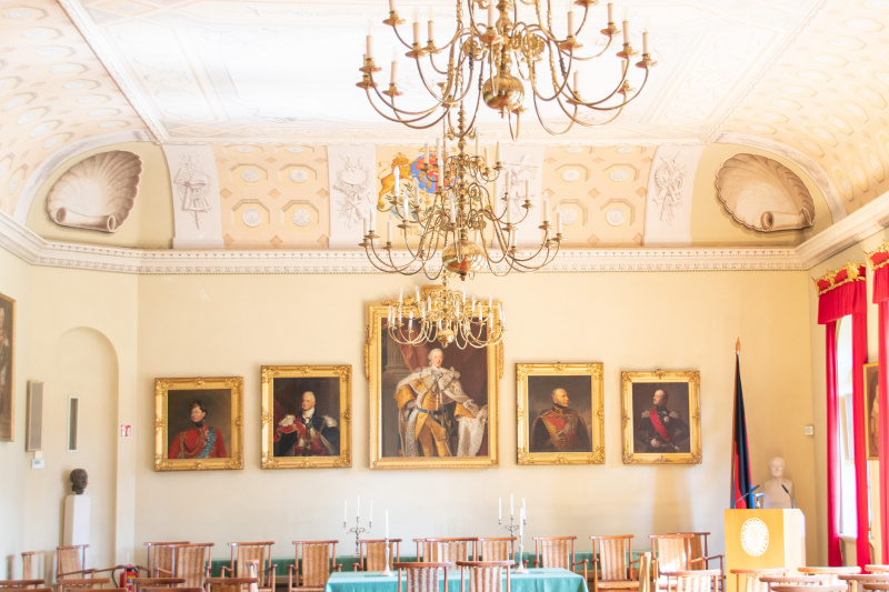 Ständesaal mit Blick auf die fünf hannoverschen Könige