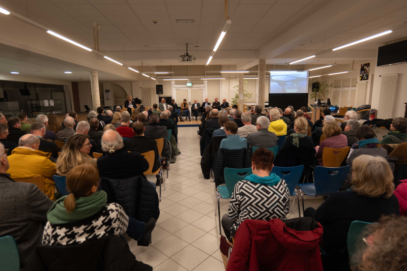 Publikum bei der Veranstaltung "Herausforderungen der Landwirtschaft in der Krummhörn"