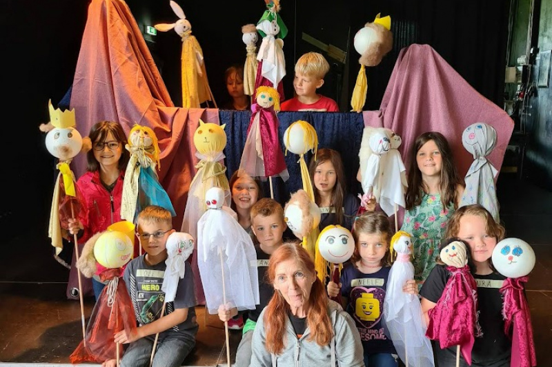 Foto des Seminars "Wir sind Ostfriesenkinder: Wir bauen Stabpuppen und spielen damit Puppentheater"