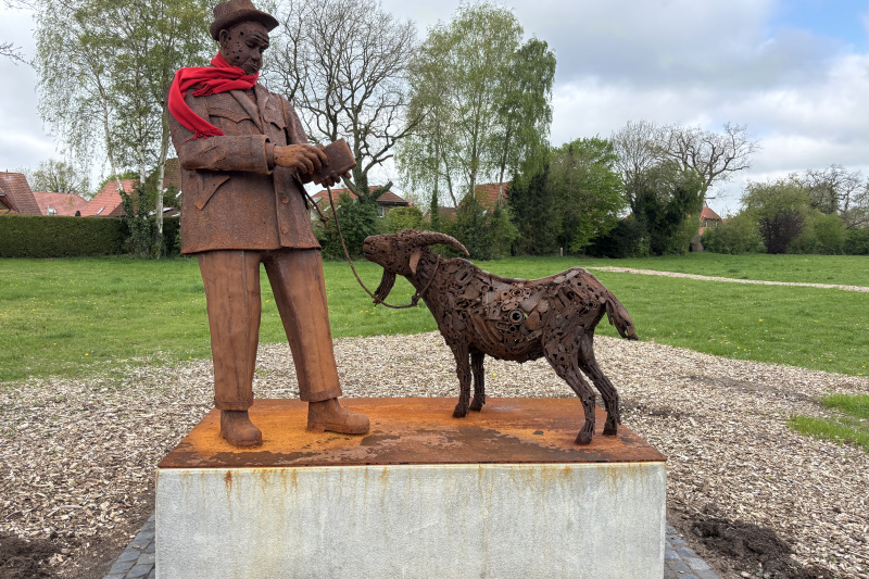 Zeteler Markt-Skulptur am Markthamm Zetel