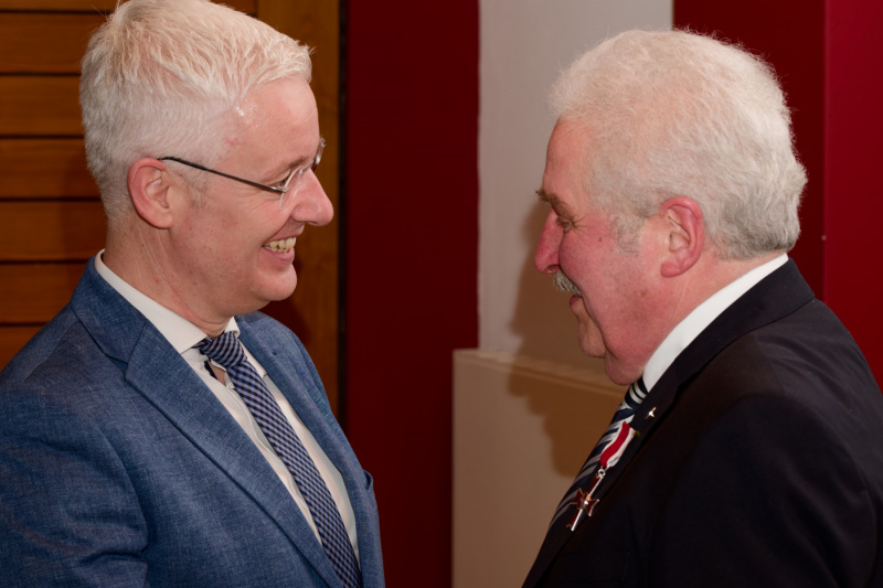 Matthias Groote gratuliert