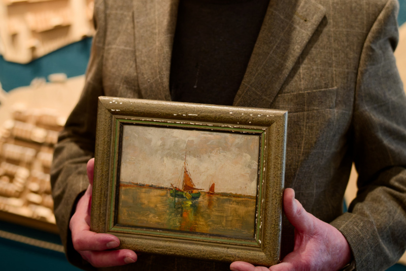 Carl Garbe präsentiert das Zusatzgeschenk