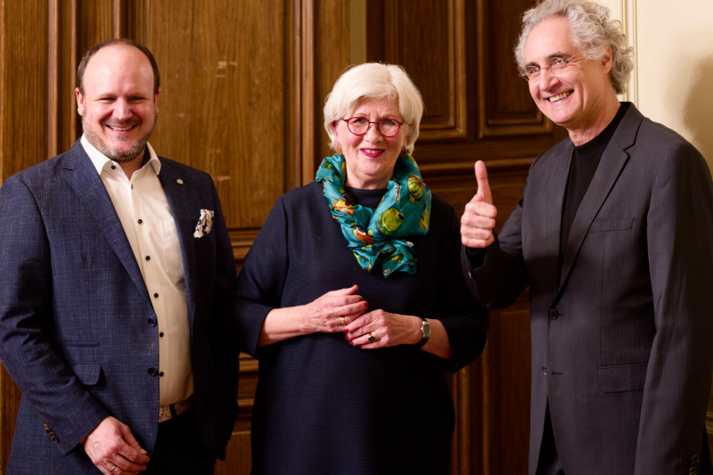 Raoul-Philip Schmidt (Organisatorischer Leiter), Heide Fritzsche (1. Vorsitzende Freundeskreis der Gezeitenkonzerte e.V.), Prof. Matthias Kirschnereit (Künstlerischer Leiter)