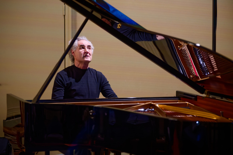 Prof. Matthias Kirschnereit