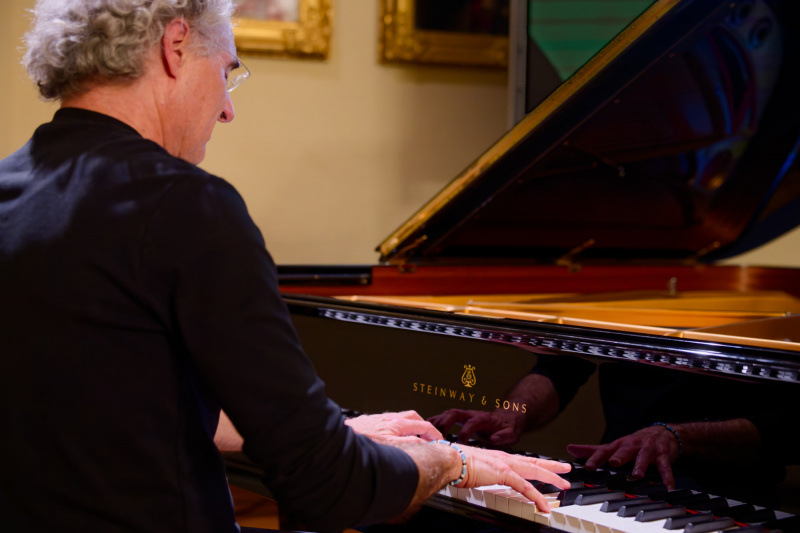 Prof. Matthias Kirschnereit