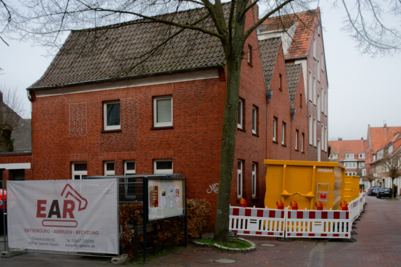 Die Absperrung macht es deutlich: hier passiert etwas