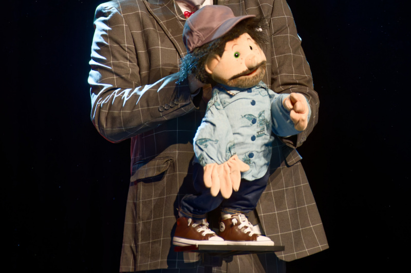 Simon Eisen und seine Puppe